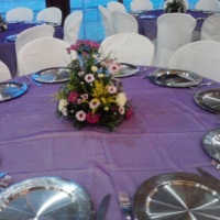 centro de  mesa com flores do campo