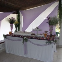 DECORAÇÃO COM TRIÂNGULOS EM LYCRA
DECORAÇÃO MESA DE BOLO