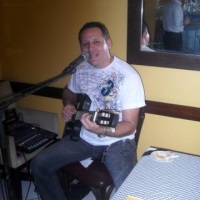 Tocando no Divina Comida