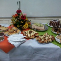 Mesa de pães,bolos e salgados 1