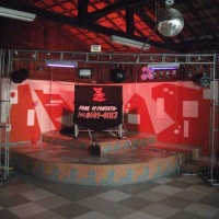 ESTRUTURA DE DJ MONTADO PARA FESTA