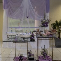 Mesa de bolo e doces
