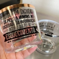 Copo de Whisky Personalizado em acrílico. Diversas opções de cores e de acessórios. Personalize do s