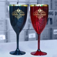 Taça de Vinho Personalizada em acrílico. Diversas opções de cores de taça e de impressão. Personaliz