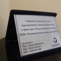 placa de homenagem com caixa de veludo 