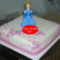 Dona Joaninha bolo quadrado branca de neve