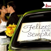 Placa personalizada "Lá vem a noiva", "Felizes para sempre" ou outra frase