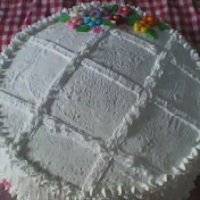 bolo de doce de leite c/ abacaxi  e com chantilly