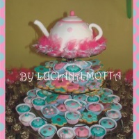 Bolo, cupcakes e cookies para chá de bebê