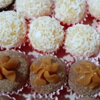 Brigadeiros Gourmet Churros e Beijinho