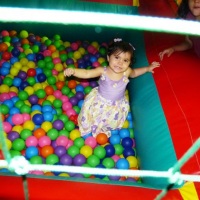 Piscina de Bolinha Inflável
