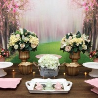 Linda decoração tema jardim !! 
Solicite um orçamento.