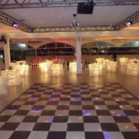 Pista de dança com DJ Som Iluminação