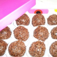 Cx brigadeiro c/ morango