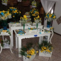 mesa provençal amarelo e azul tyfani