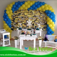 Locação de mesa decorada provençal Minions
