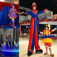 Perna de pau,  Palhaça baleira e Show de Circo Tradicional!