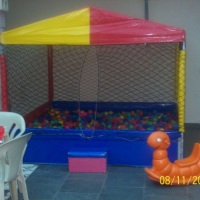 Piscina de Bolinhas 2x2( menores de 8 anos)
