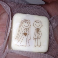 bombons personalizadas para casamentos, recheios a escolher
