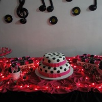 MESA DE BOLO FESTA ANOS 80