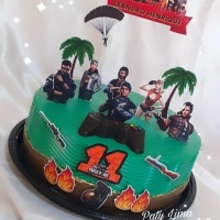 Bolos com tema em topper.