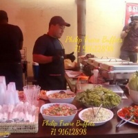 Vários tipos de saladas!