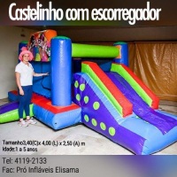 Castelinho com escorregador