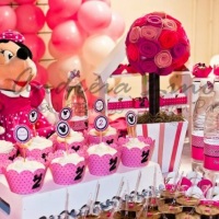 Minnie Rosa com Preto