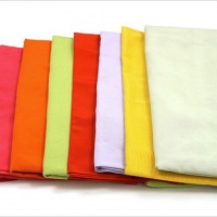 Toalhas e cobres em todas as cores e em diversos tecidos