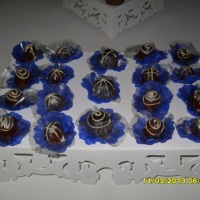 Bombons de chocolate ao leite trufados de caipirinha
