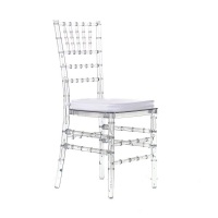 Cadeiras Tiffany de Crystal com almofadas brancas