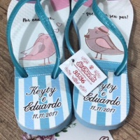 Chinelos personalizados para casamento.