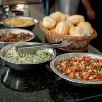 Buffet de Churrasco com acompanhamentos