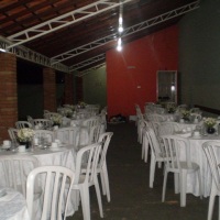 MESAS E CADEIRAS