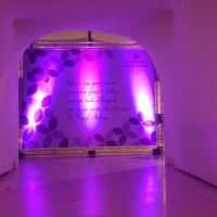 Túnel de lycra fechado e backdrop estrutura Q15 aluminio, com lona impressão digital e iluminação cê