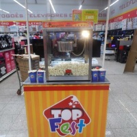 Barraquinha de Pipoca no Hipermercado Extra.