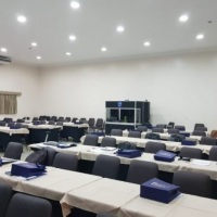 Rádio Transmissão para Modular Auditórios
Fornecemos transmissores e receptores de rádio.
