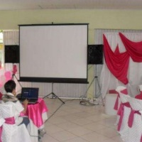 Retro-Projetor e Tela para seu Evento