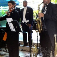 Temos saxofonistas e banda completa!