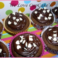Massa de Choc com recheio de Truffa de Maracujá e Cobertura de Ganache de Choc ao Leite
