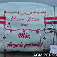 Necessaire personalizada!!! 
Todas são acompanhadas com saquinho celofane, fita e tag. 
Medindo: 1