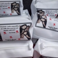 Necessaire personalizada!!! 
Todas são acompanhadas com saquinho celofane, fita e tag. 
Medindo: 1