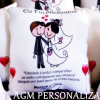 Lindas almofadas personalizadas tamanho 25x25... 
Todos os temas e foto (Arte grátis!) 
São acompa