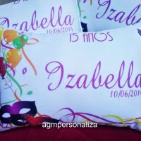 Lindas almofadas personalizadas tamanho 20x30... 
Todos os temas e foto (Arte grátis!) 
São acompa