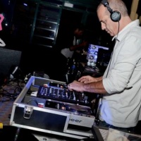 DJ