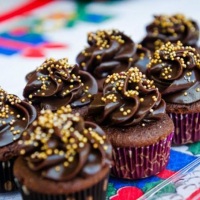 Mini cupcakes.