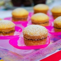 Mini naked cakes.