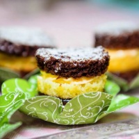 Mini naked cakes.