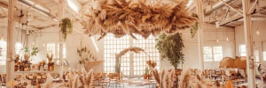 8 dicas para usar <b><b>Flor</b>es</b> Artificiais e Desidratadas em eventos 2024